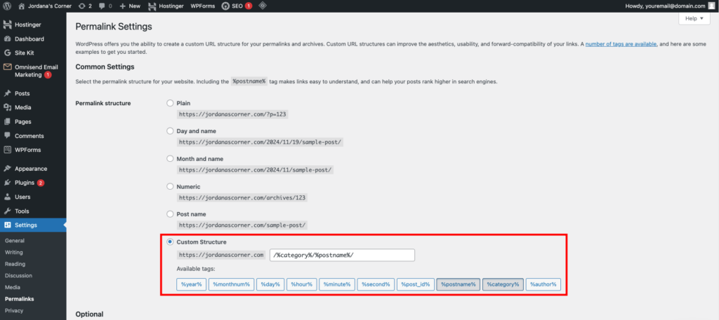 WordPress permalinks menu, highlighting the option to create a custom permalink